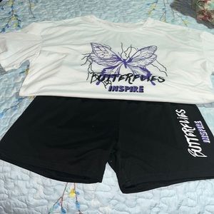 New without tags two piece set size large BUTTERFLIES INSPIRE